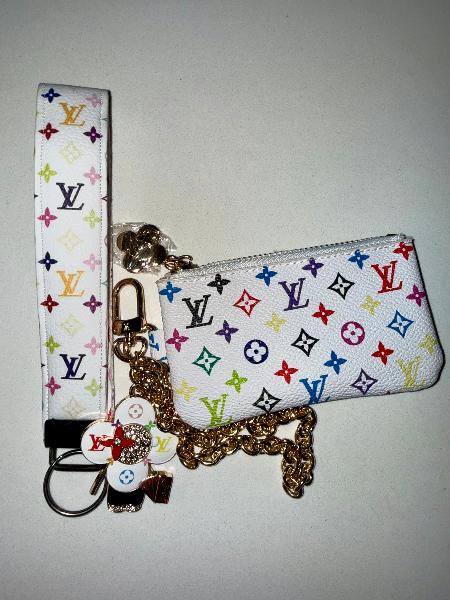 Mini wristlet with keychain