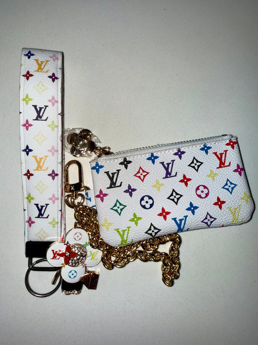 Mini wristlet with keychain