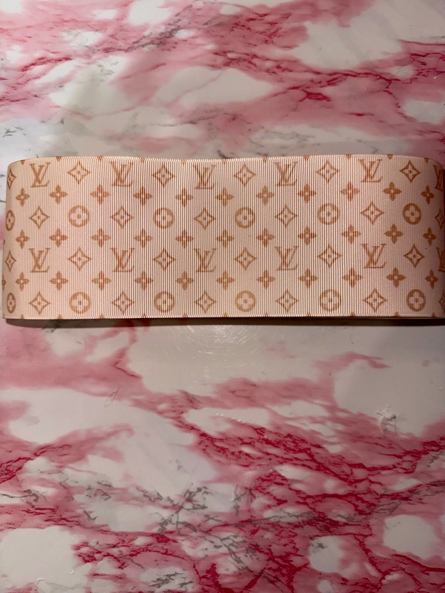 Cream Louis