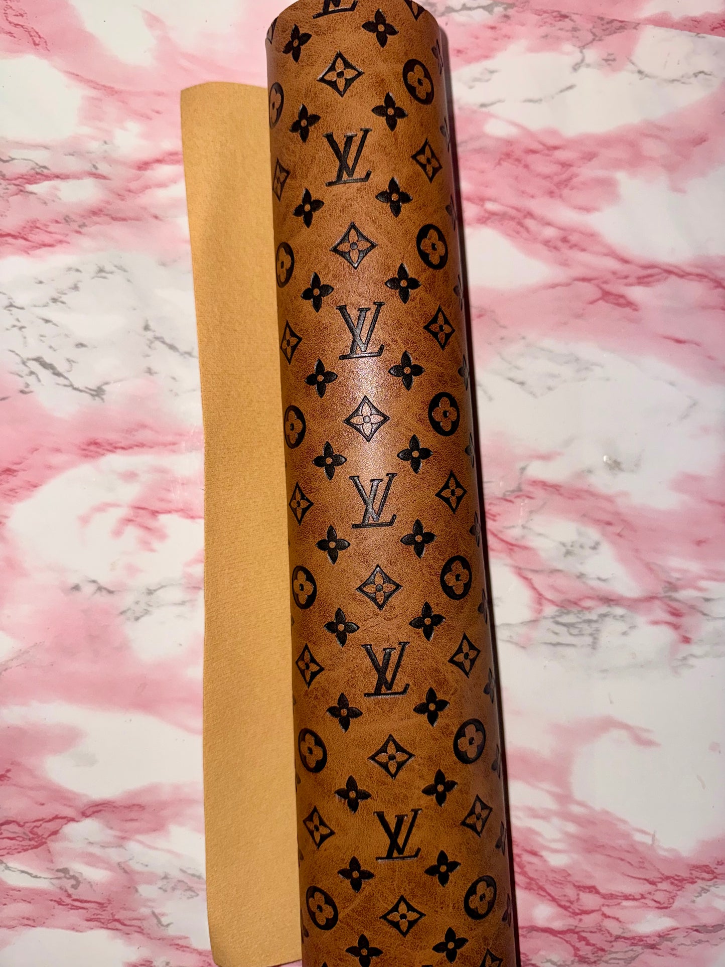 Coarse embossed boujie