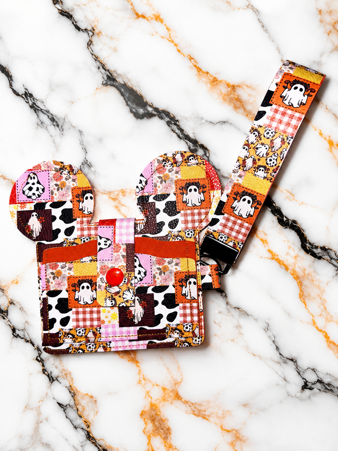 Mouse shaped card wallet