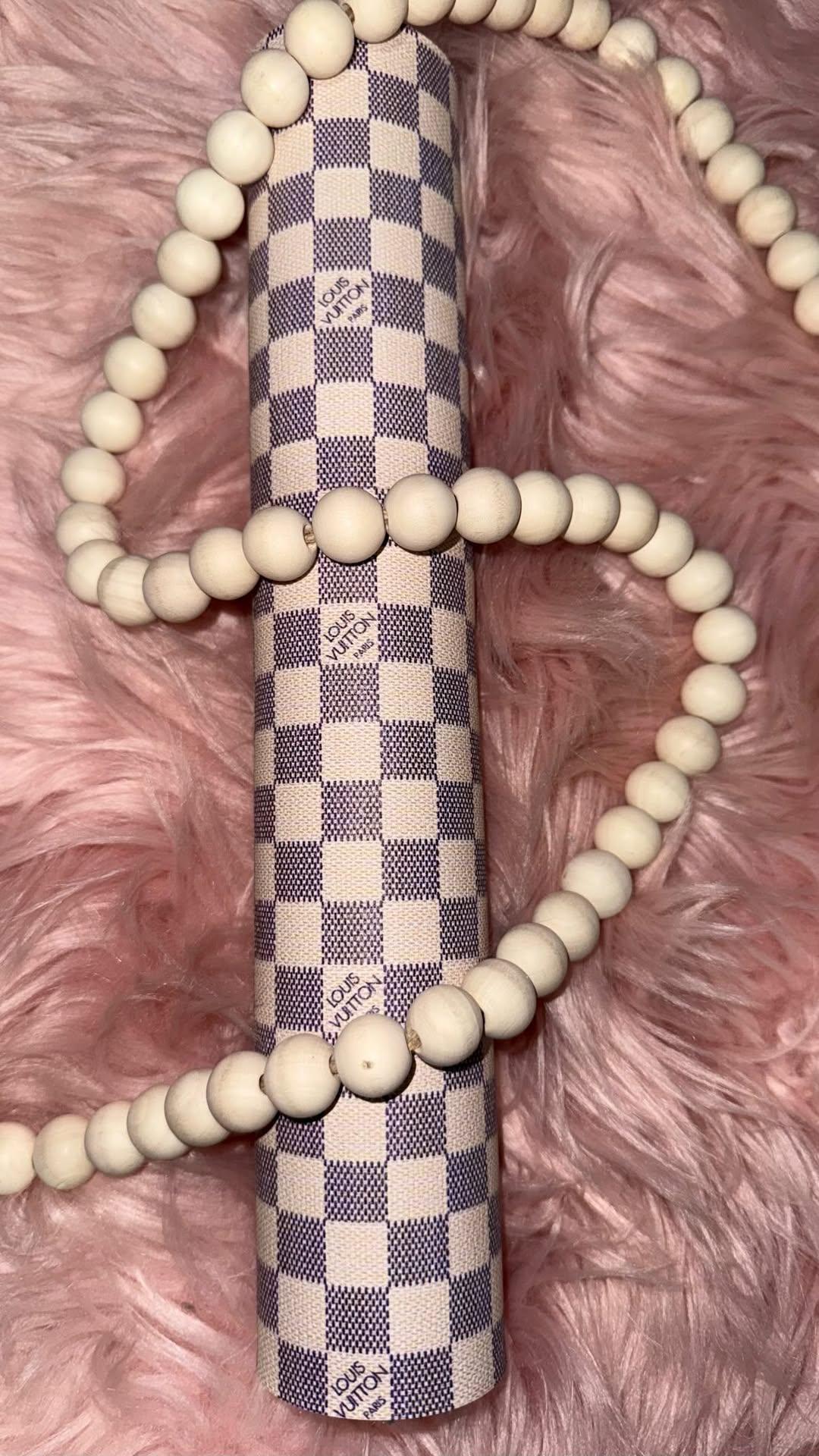 White checker louis